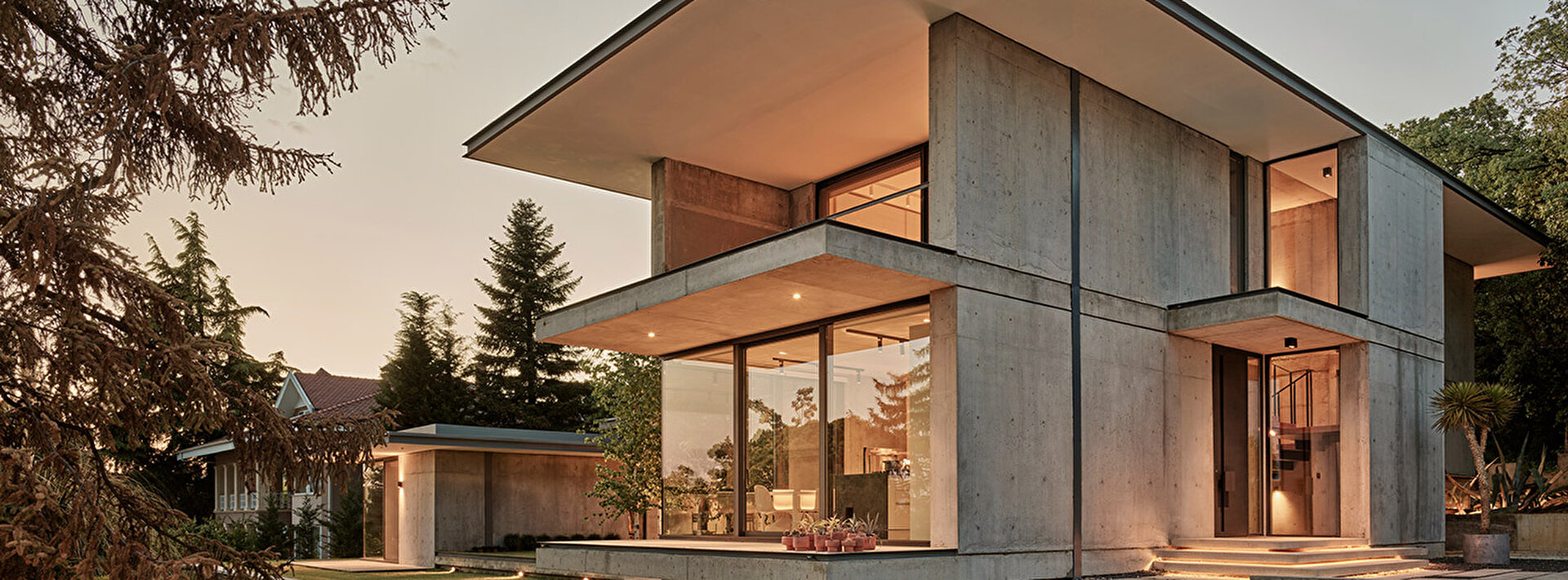1350x500px-Bursa-Can-House-D (1).jpg